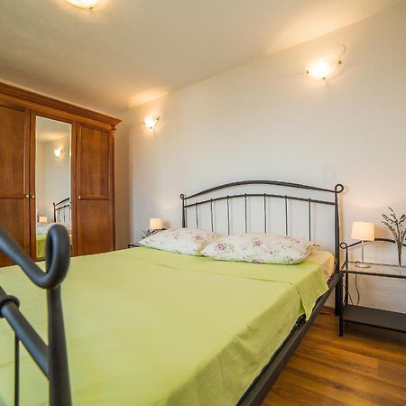 Apartments Maja Дуги-Рат Экстерьер фото