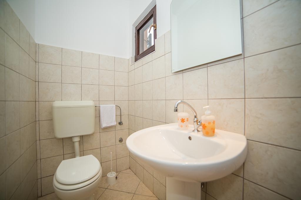 Apartments Maja Дуги-Рат Экстерьер фото